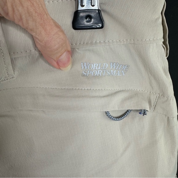 Bass Pro Shops Tan Cargo Shorts Classic Style World Wide Sportsman Fantastic! - Picture 7 of 7